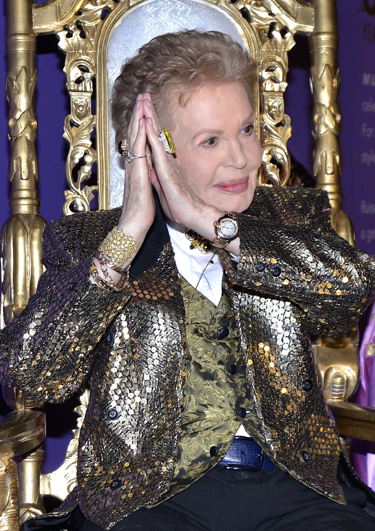 Walter Mercado murió el sábado, 2 de noviembre,
<b>antes de las 9:40 de la noche</b>, pues a las 9:30 terminó el periodo de visita y sus familiares iban de regreso a sus hogares cuando les llegó la llamada que informaba de un cambio dramático en la salud del astrológo.