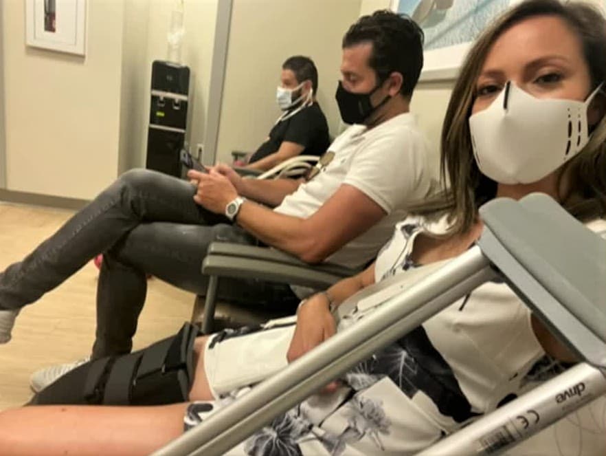 Una lesión que parecía no ser grave, pero que dio como resultado un desgarro de tercer grado del ligamento colateral crucial, también de ligamento anterior crucial, además de que tuvo un mínimo daño en los huesos.