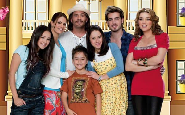 Al igual que 'Mi corazón es tuyo', la telenovela 'Una familia con suerte' fue producida por 
<b><a href="http://www.univision.com/temas/juan-osorio">Juan Osorio</a></b>, quien siempre apuesta a historias familiares, teniendo como protagonistas a 
<b><a href="http://www.univision.com/temas/arath-de-la-torre">Arath de la Torre</a>, <a href="http://www.univision.com/temas/luz-elena-gonzalez">Luz Elena González</a> </b>y 
<b><a href="http://www.univision.com/temas/mayrin-villanueva">Mayrín Villanueva</a></b>, acompañados de un gran elenco juvenil.