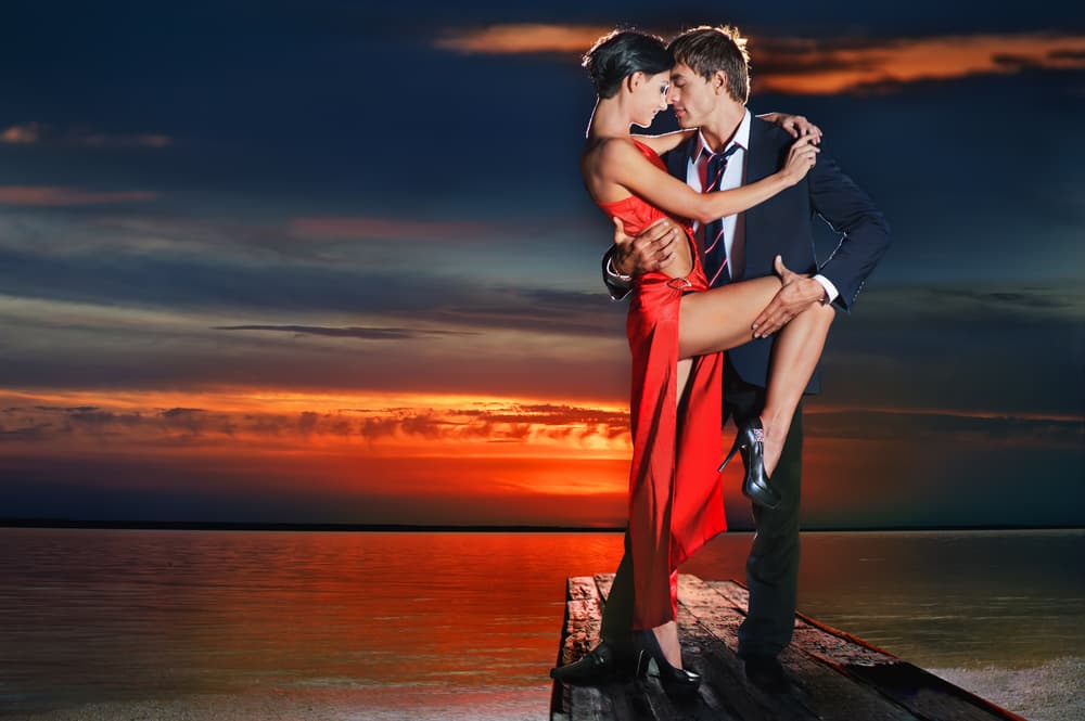 El tono de pasión que te envuelve será muy satisfactorio y se augura un día excelente en ese sentido.
<br>