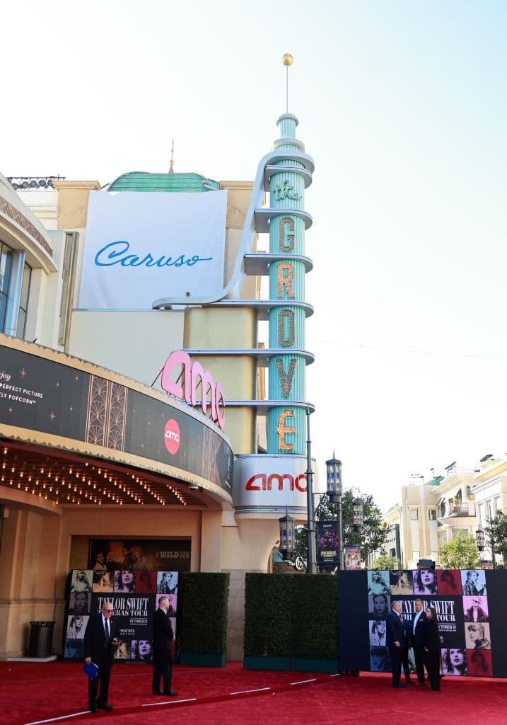 La artista adelantó el estreno del filme 'Taylor Swift: The Eras Tour', para este jueves 12 de octubre, tanto en Estados Unidos como en Canadá.