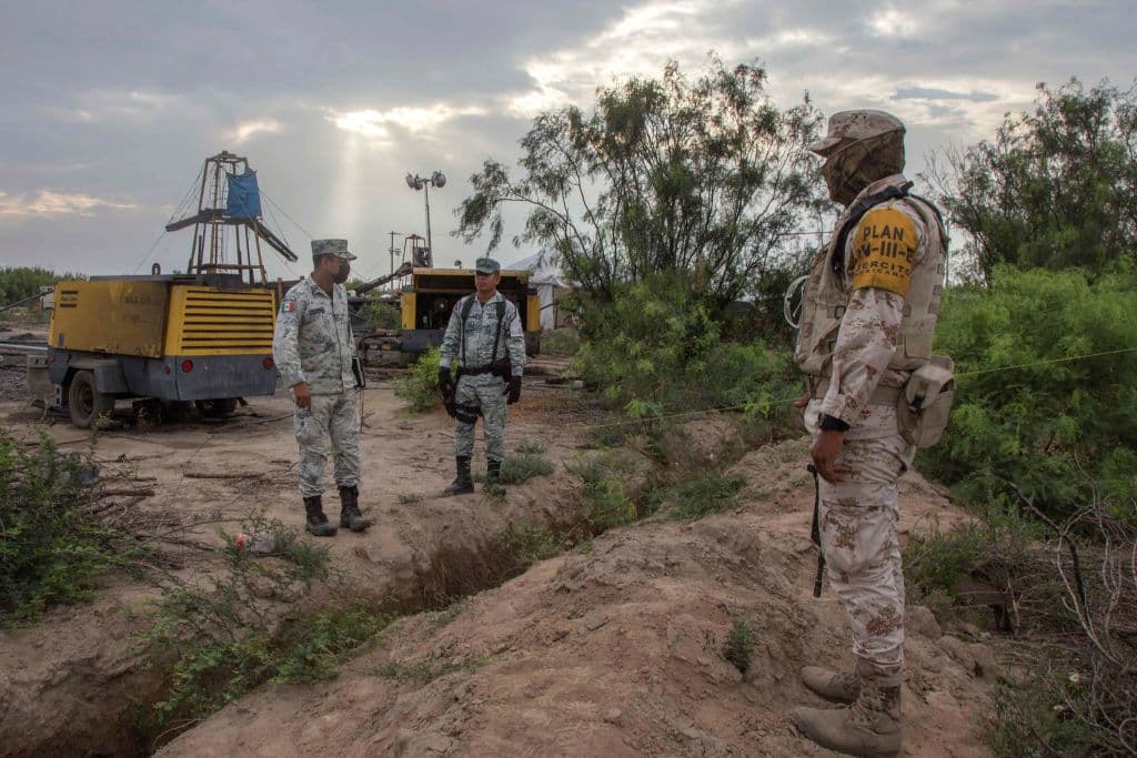 Sin avances significativos el rescate de los mineros atrapados en México; AMLO va al lugar