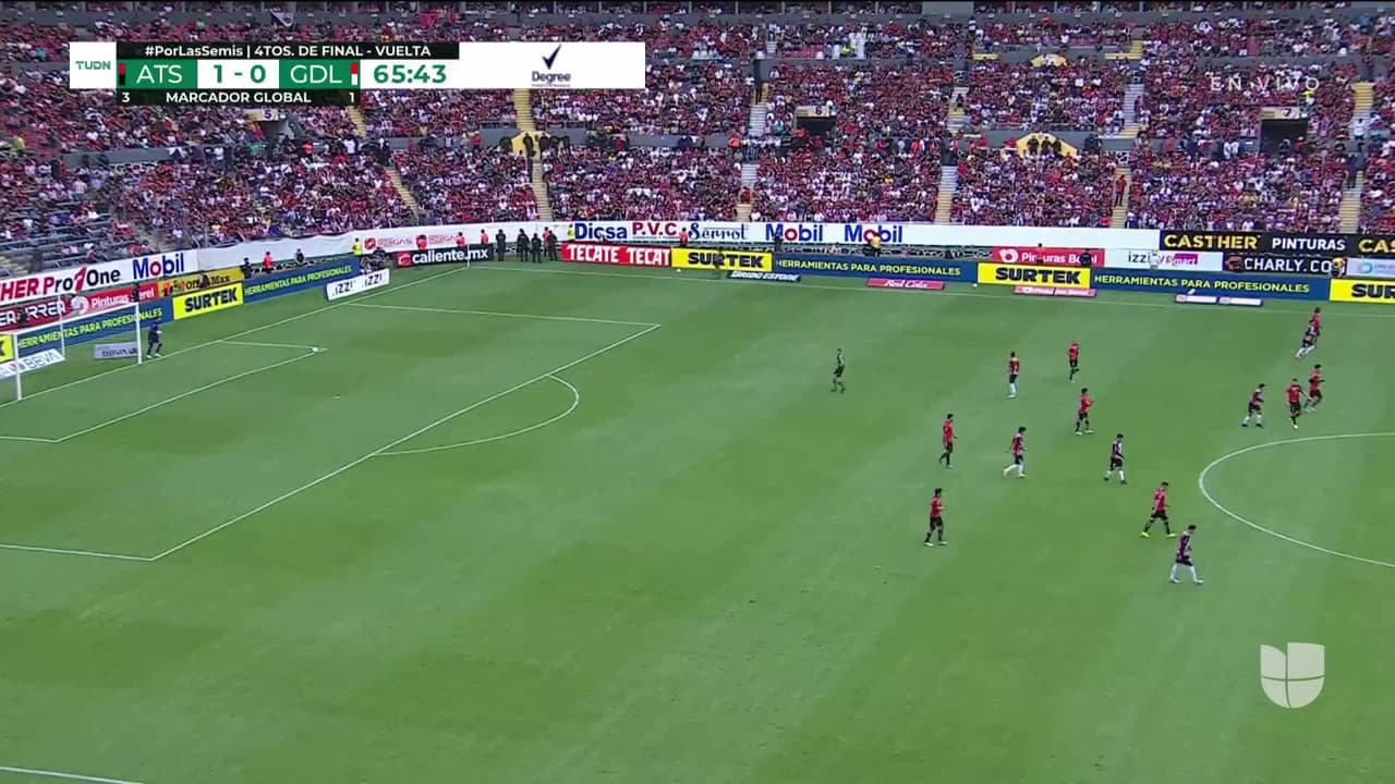 ¡TIRO ATAJADO! disparo por Cristian Calderón.