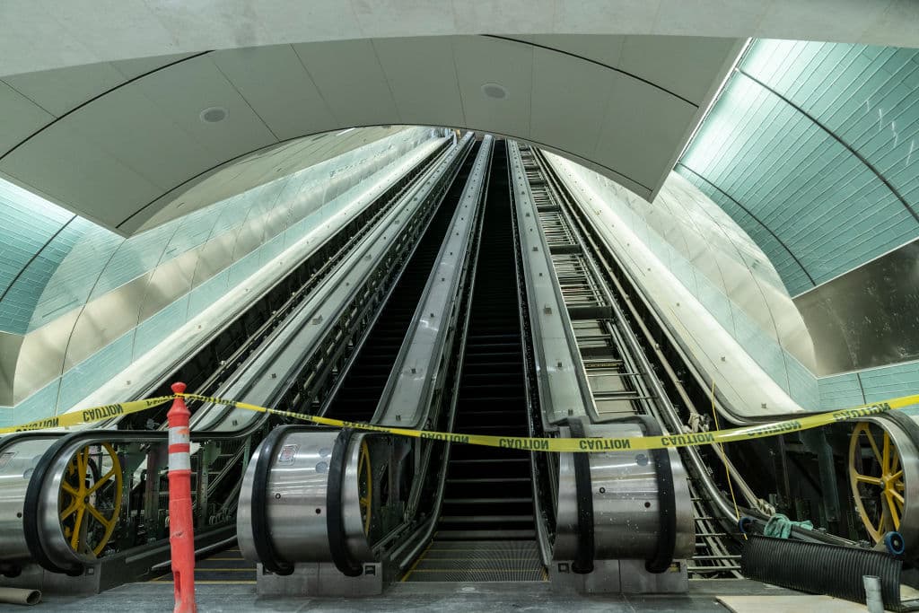Este servicio ferroviario es la primera expansión del servicio LIRR en más de un siglo, y contará con lo mejor de la tecnología para la comodidad de sus visitantes. 
<br>