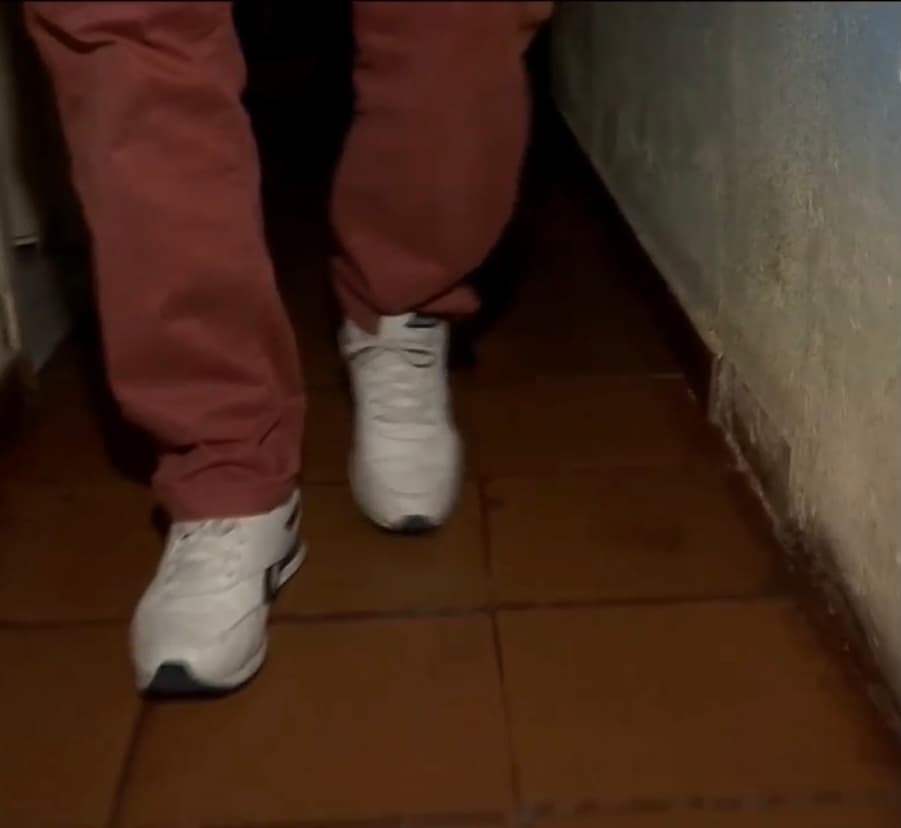 Si bien el coronavirus deja secuelas en algunos órganos, Alexander ha tenido la mala suerte de convertirse
<b> en el tercer caso de ceguera en el mundo por covid</b>, tras los acontecidos en 
<a href="https://www.univision.com/temas/china">China </a>y Reino Unido. 
<br>