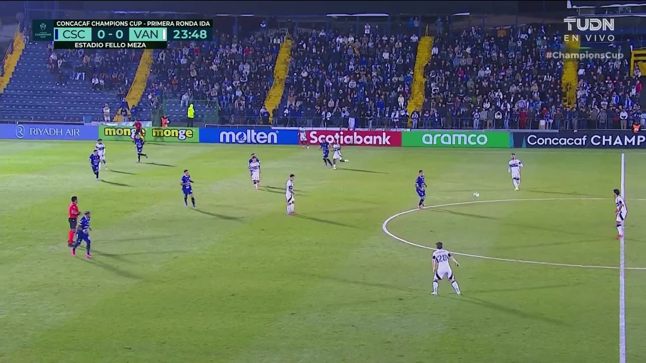 ¡TIRO ATAJADO! disparo por Emmanuel Sabbi.