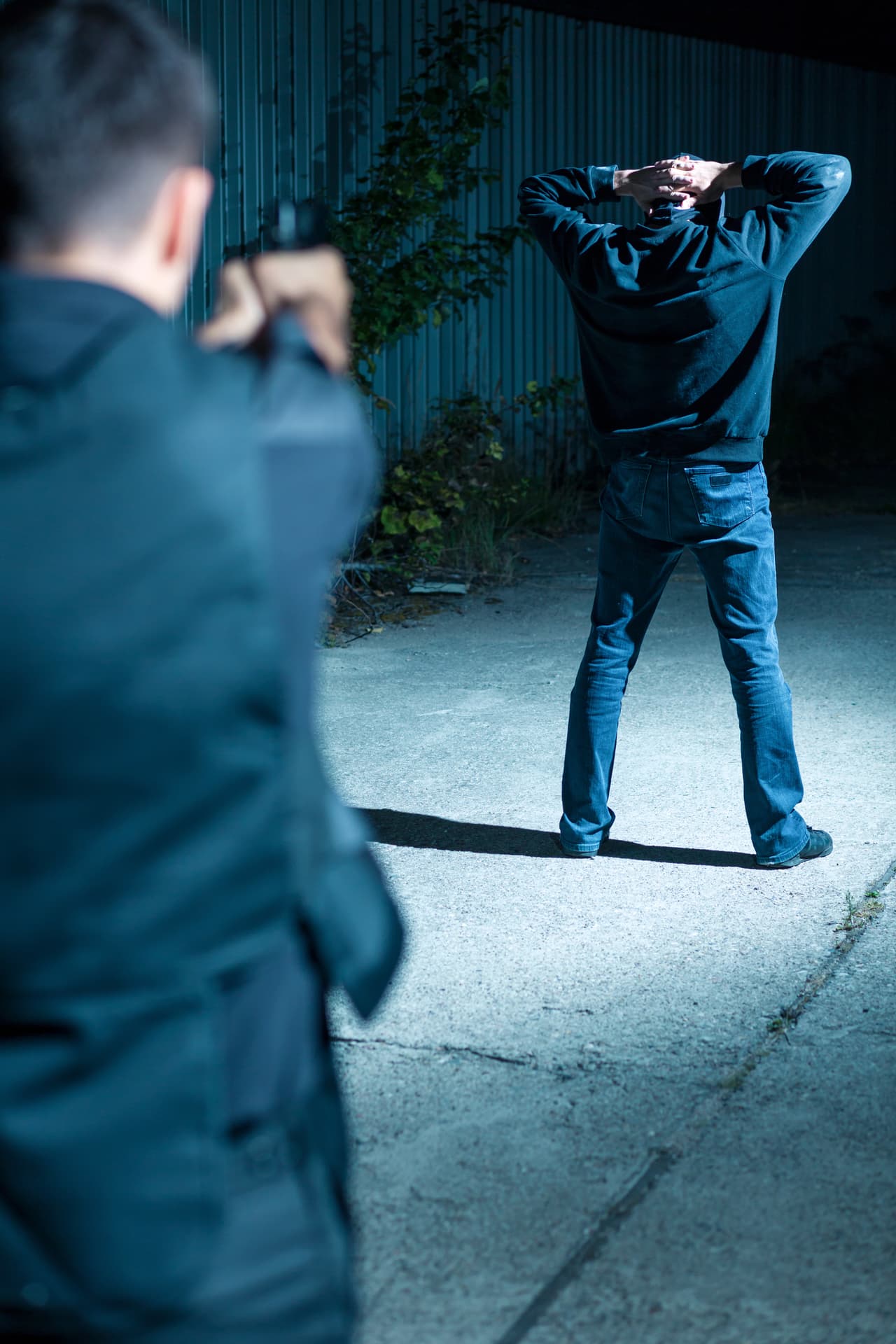 Fermin Arzu, un inmigrante hondureño, fue asesinado en 2007 por el policía Rafael Lora, que le disparó después de que él no hiciera caso en su llamado de detenerse en la van que iba manejando. El policía recibió una sentencia de tres años de prisión.