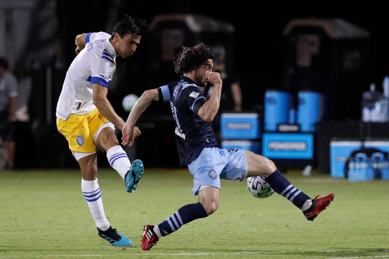 Gol, calambres y la felicidad de Alanís de una remontada épica