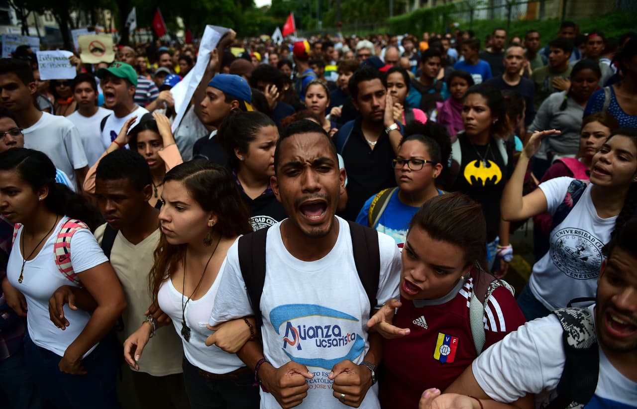 Los estudiantes exigen que el referendo revocatorio se celebre este año.