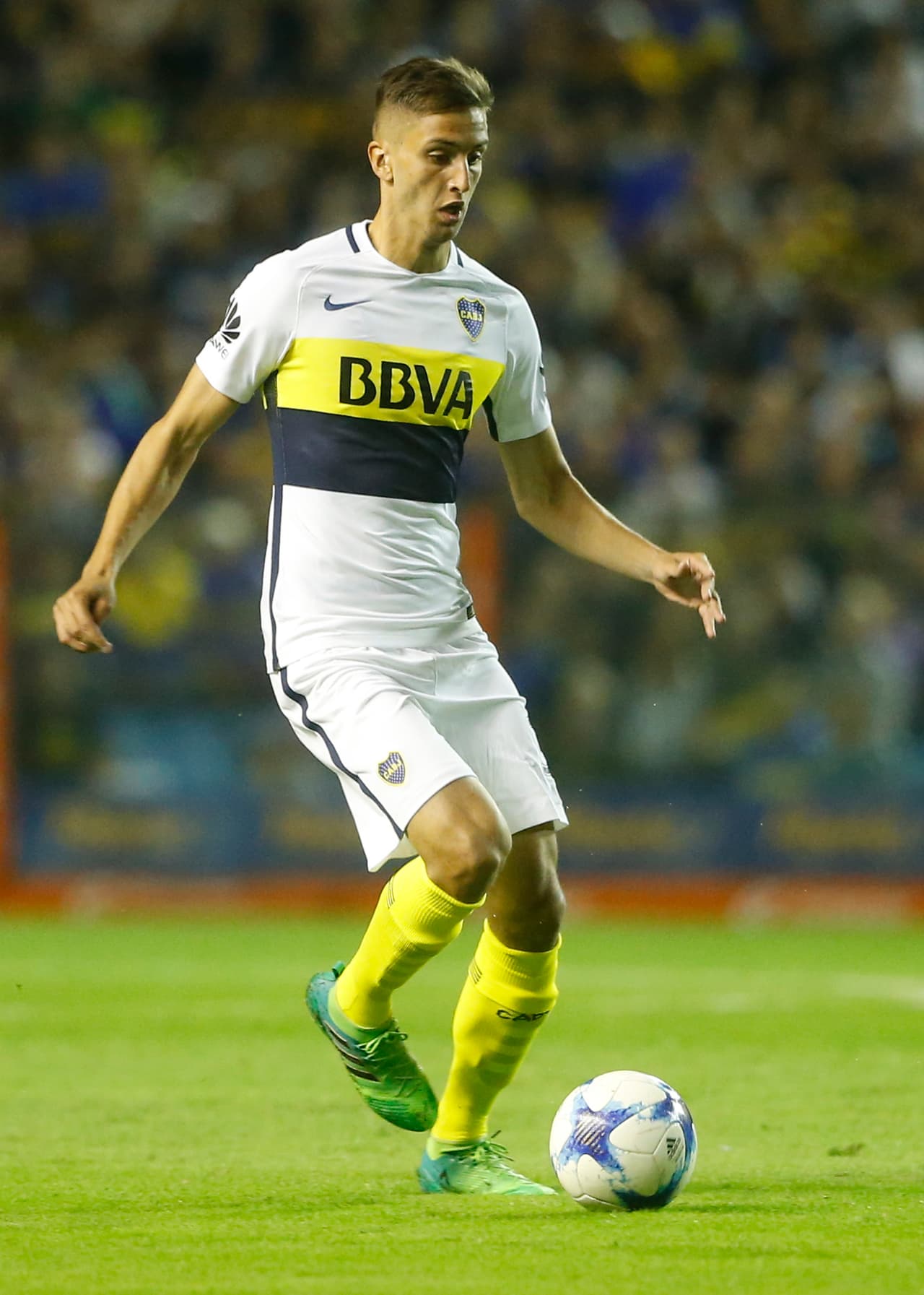 También jugó en Boca el joven uruguayo Rodrigo Bentancur, quien ya fue vendido a la Juventus como parte del fichaje de Carlos Tévez de vuelta a Argentina en 2016.