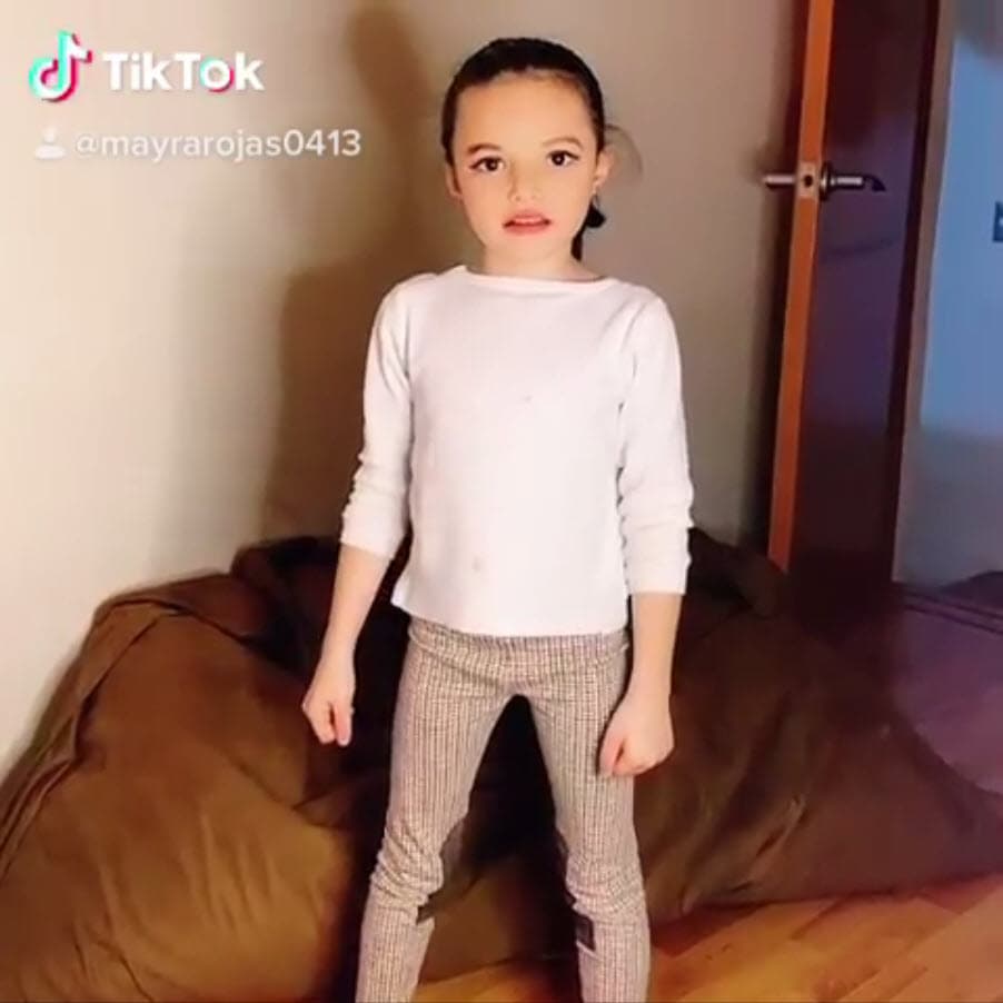 Al igual que su madre Mayra Rojas, Lucianna también fue entrevistada y una de las preguntas que respondió es si le gustaría ser actriz como sus dos mamás, Mayra y Lorena Rojas.