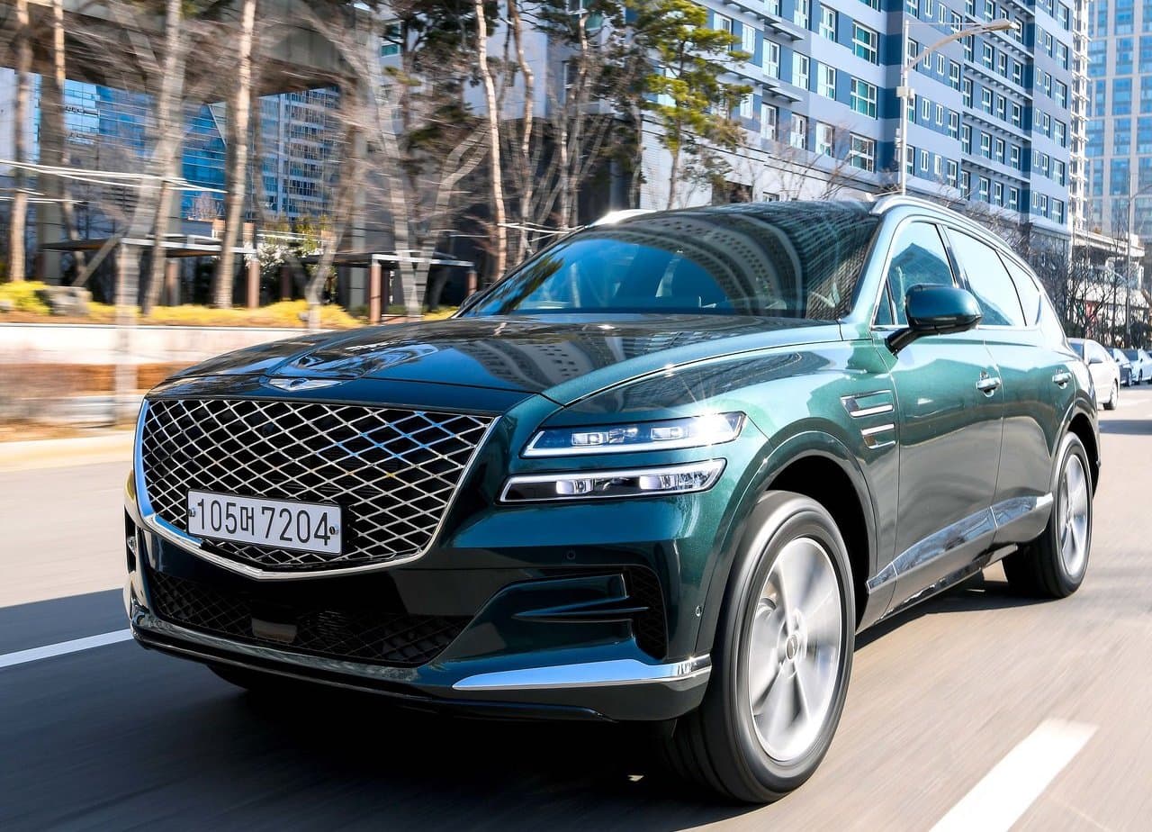 Para el desarrollo del GV80, el fabricante contó con la colaboración de varios equipos de Genesis Design ubicados en Corea del Sur, Alemania y Estados Unidos.