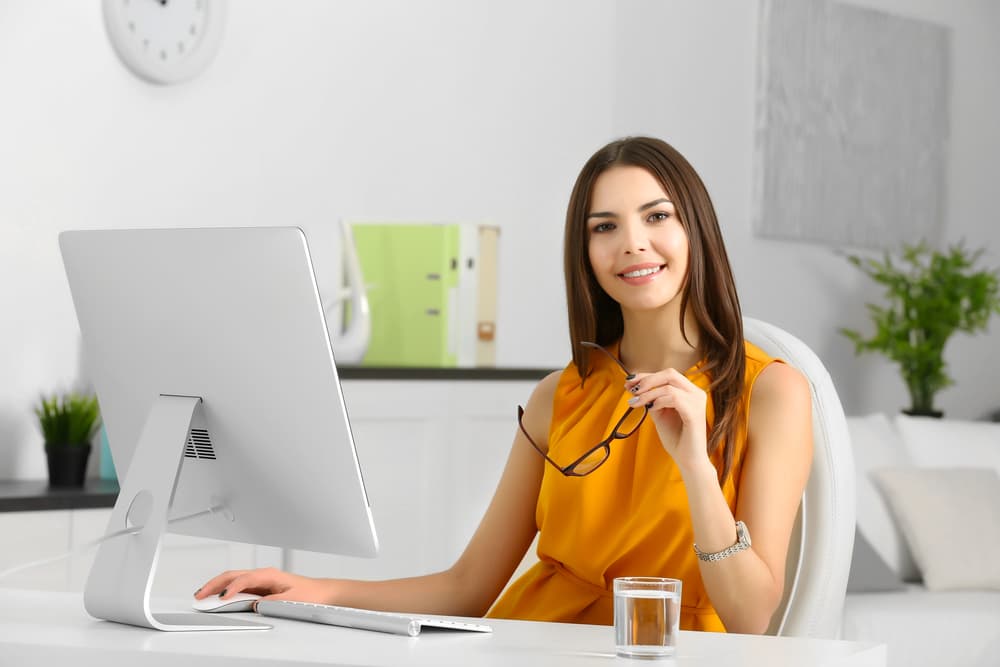 Posiblemente incurras en algunos errores que te causen problemas de salud, sobre todo si fumas, o si no atiendes tus citas con tu médico y te excedes en tus comidas y bebidas. Tu diligencia característica, tu laboriosidad innata y tu sentido de responsabilidad se recompensarán con creces. Se dice que durante el año del perro de tierra no hay Serpiente sin empleo. El año del perro de tierra se puede llamar “un año afortunado” en cuestiones económicas y laborales y los inconvenientes que surjan serán temporales, superables y te servirán como una catapulta para proyectarte exitosamente al futuro, sin descuidar el presente.