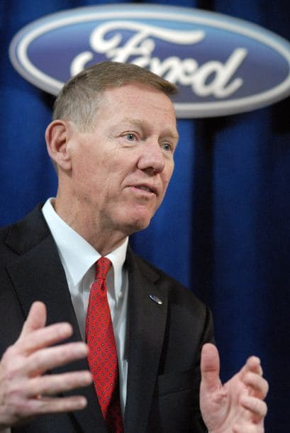 En 2008 Mulally fue severamente criticado luego de que él y otros ejecutivos del área automovilística viajaran en jets privados a Washington D.C. en búsqueda de apoyo para la industria cuando ésta se encontraba en plena crisis. Meses después Mullaly anunció haber vendido la mayor parte de los aviones corporativos de Ford para ahorrar dinero.