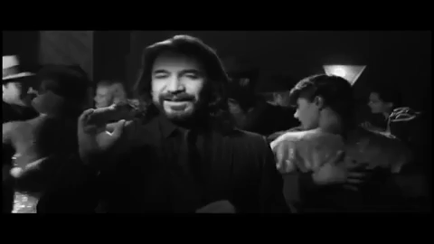Marco Antonio Solís regresó en 2009 con nuevo material discográfico llamado 'No molestar', título también de la canción que no solo ganó el Latin GRAMMY en el rubro de Mejor Canción Regional Mexicana, sino que se llevó el galardón como Mejor Canción Grupera.
