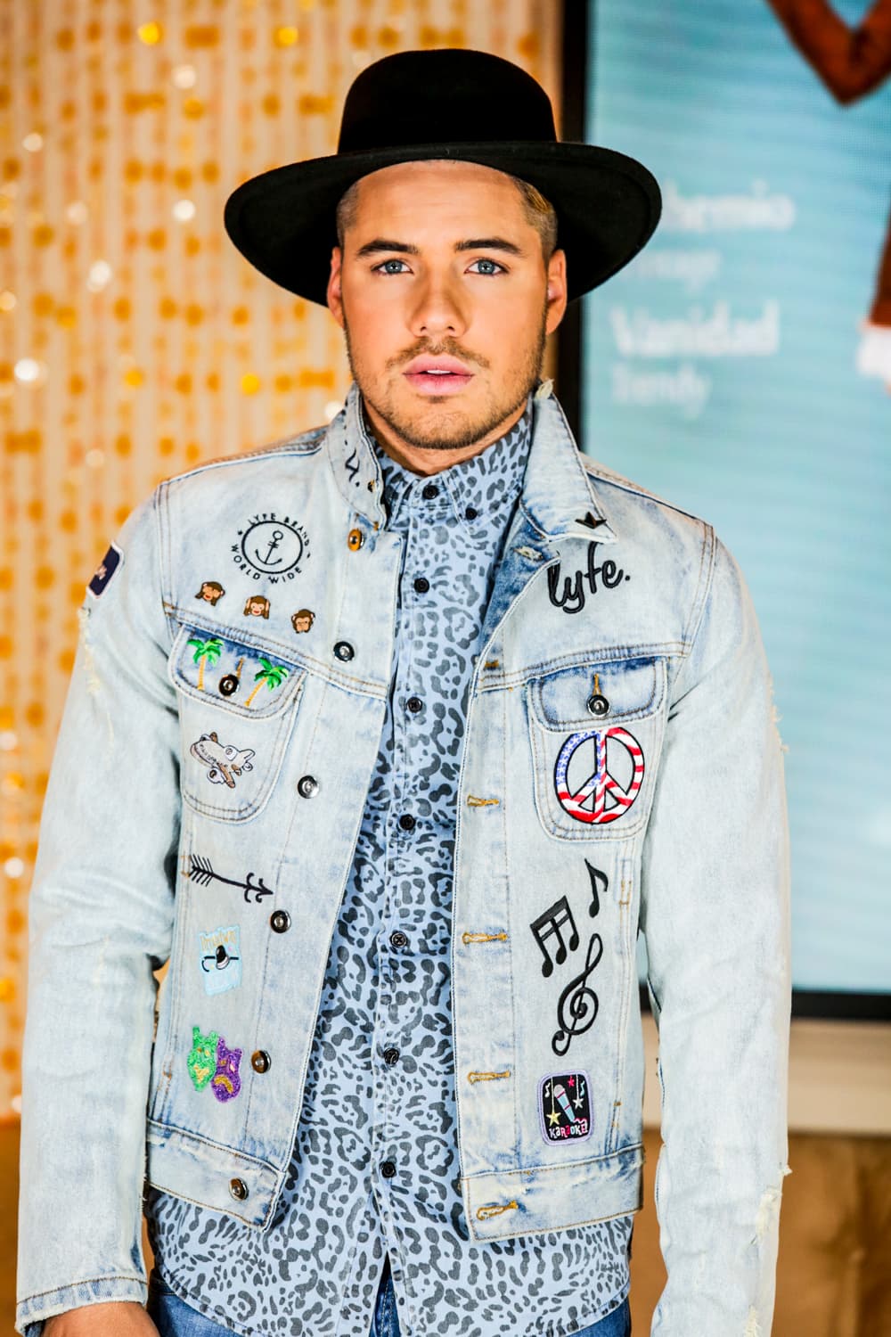 El sombrerito que usó le quedó increíble.