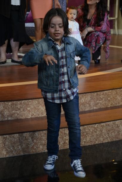 Entre corte y corte, Angélica Vale, Jacqueline Bracamontes, Luz Elena González, Lidia Ávila, Silvia Pasquel y Ximena Córdoba se secaron las lágrimas, cargaron a sus retoños y nos mostraron cómo es su familia Entre Amigas.