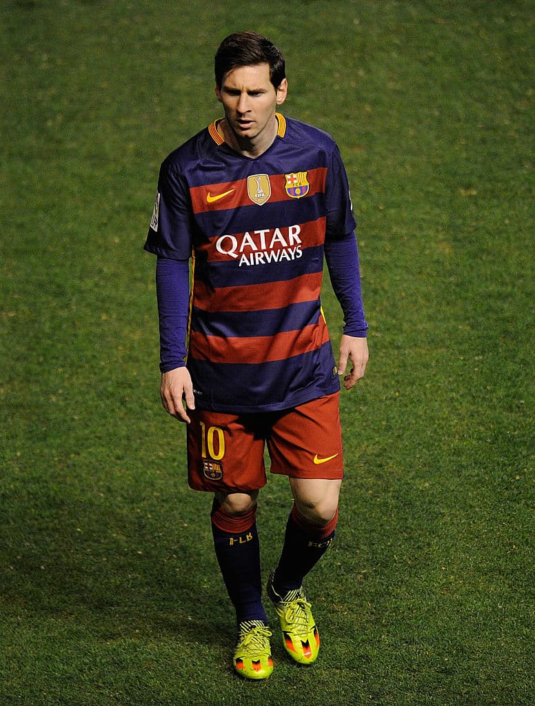 Lionel Messi: El astro argentino del Barcelona se ha pasado entre tener el pelo largo y corto, pero siempre con su color natural.