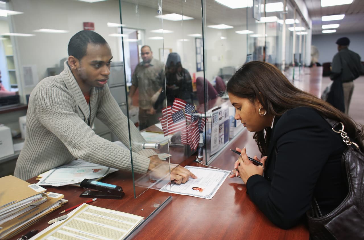 Servicio de inmigración lanza aplicación en línea para pedir citas en persona