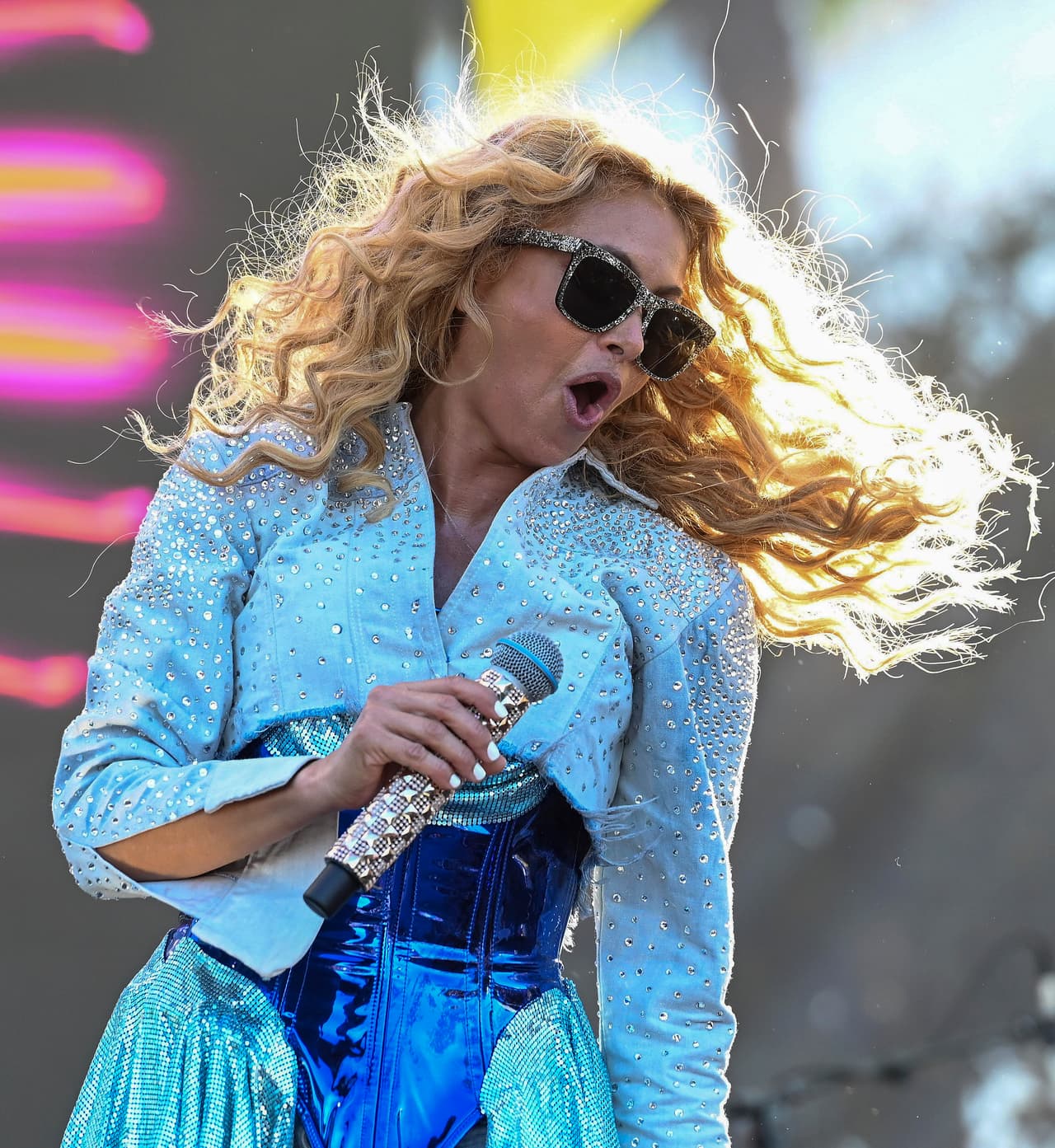 Se trató de su regreso a los escenarios luego del dolor que le ha significado la muerte de su madre, a quien describió como su "ejemplo de vida, un ser de luz" y "una mujer fuerte". 
<br>