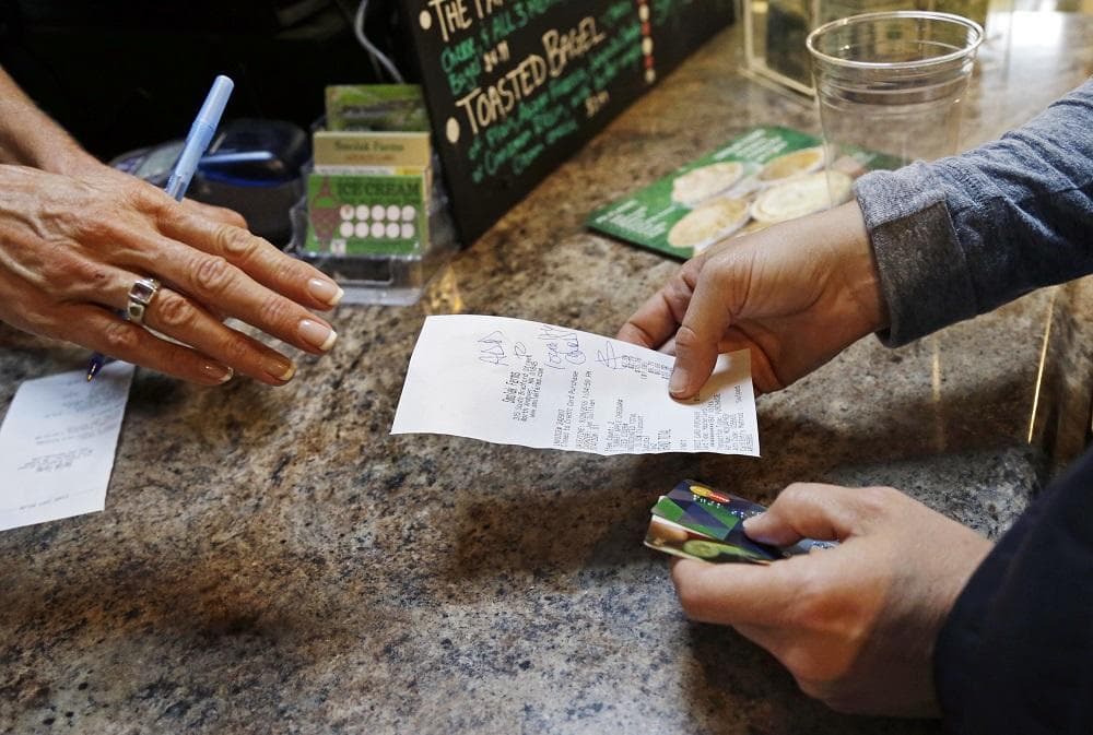 Las bondades del aumento de ingresos para la comunidad latina