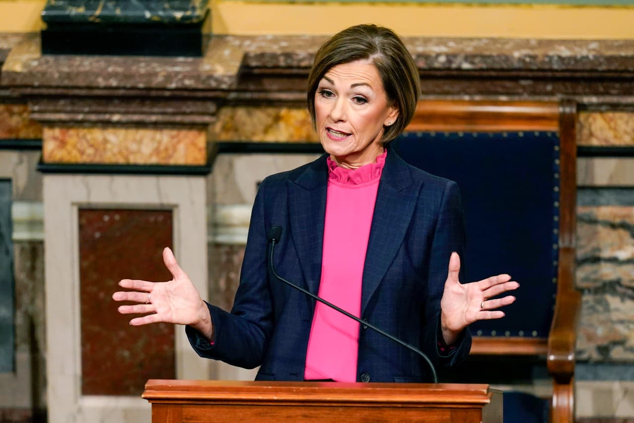 La gobernadora de Iowa, la republicana Kim Reynolds, en una imagen del 11 de enero de 2022.