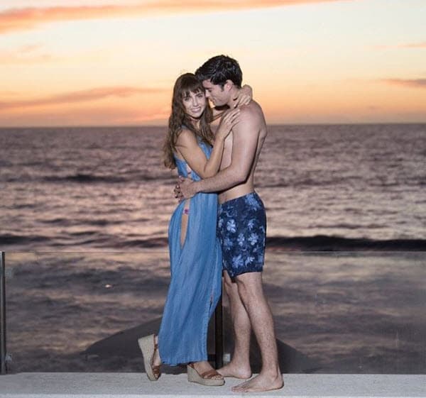 Ahora se ha convertido en un galán de telenovelas en México, su proyecto más reciente fue 'Hijas de la luna' (2018), historia que protagonizó al lado de Michelle Renaud.