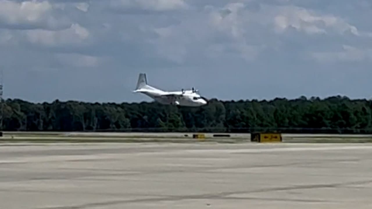 La misteriosa muerte de un piloto que cayó de un avión antes de un aterrizaje de emergencia