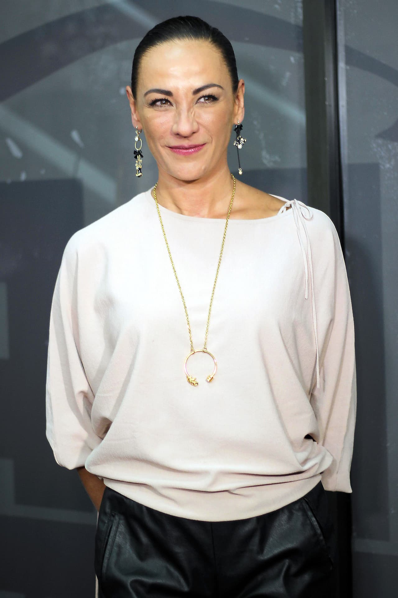 <b><a href="http://www.univision.com/temas/consuelo-duval">Consuelo Duval</a></b>, quien le dio vida a 'Federica', se dedicó a la actuación y apareció en la telenovela 'Libre para amarte' (2013), a la par de sus diferentes obras teatrales. Además, la actriz también se ha desempeñado como conductora de televisión, siendo una de las presentadoras de 'Netas divinas'.