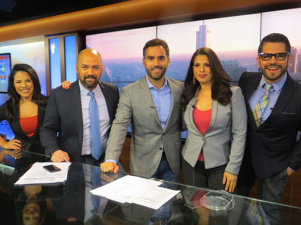 Enrique Acevedo visitó los estudios de Univision Chicago.