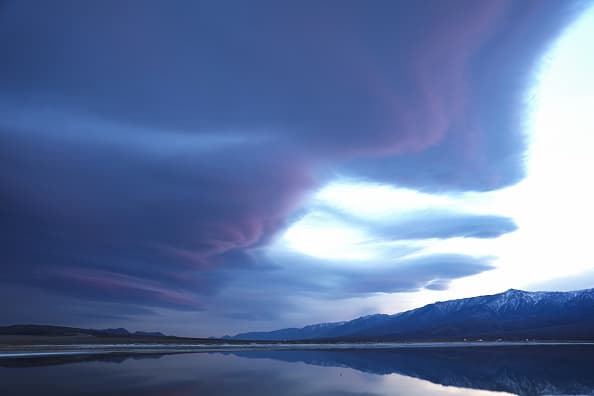 De acuerdo con los expertos, la nieve invernal es un componente crítico del suministro de agua de California, siendo de diciembre a marzo los meses más lluviosos se esperan nuevas tormentas para las próximas semanas en la región.