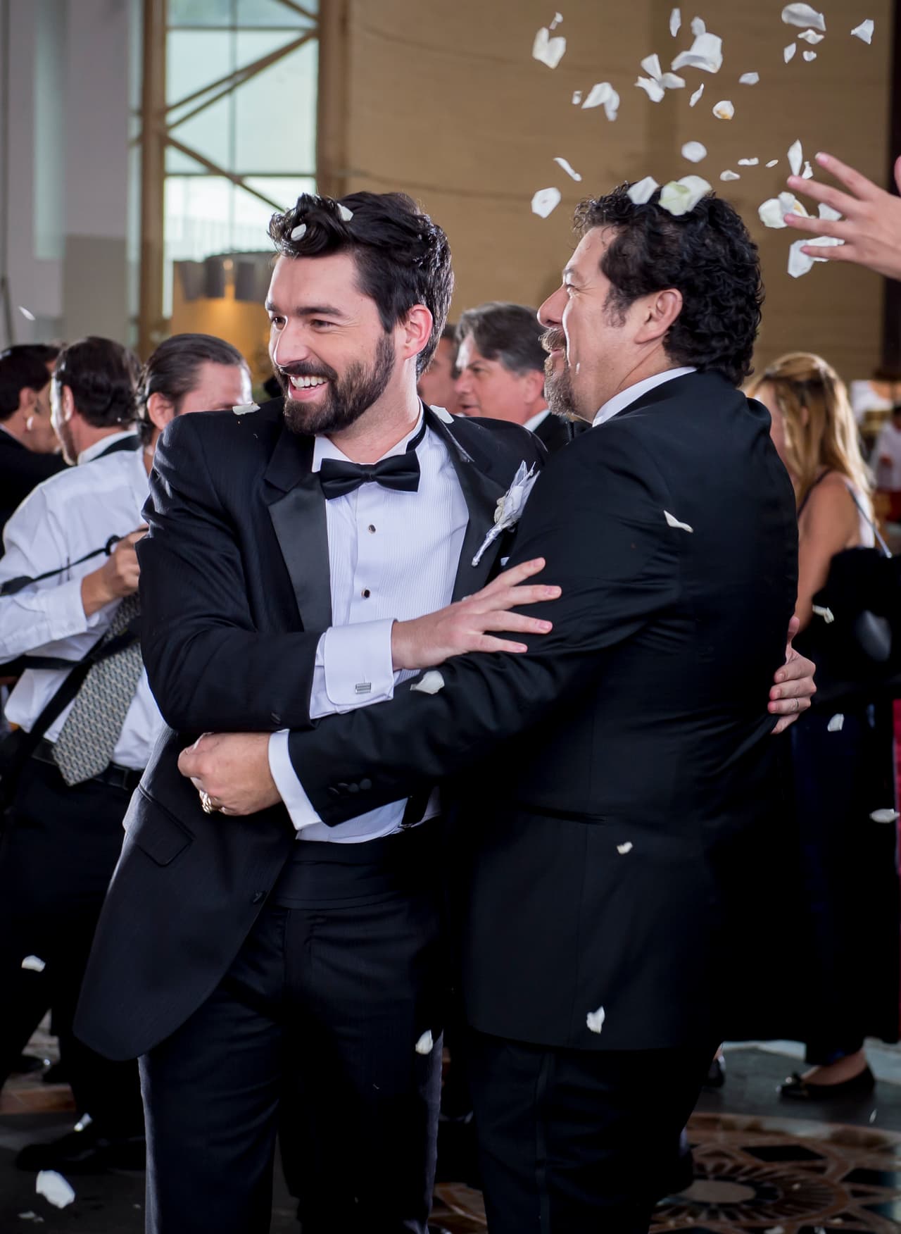 También Othón no cabía de la felicidad y no se percataba del daño que le estaba haciendo a su hija.