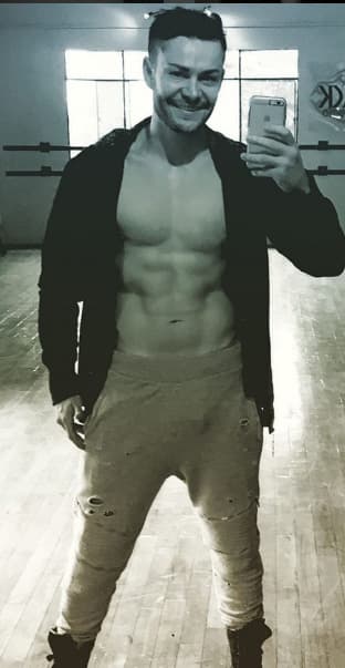 ¿Y quién es Said 'El Caballero Urbano'? Él es un cantante mexicano que canta reggaeton.