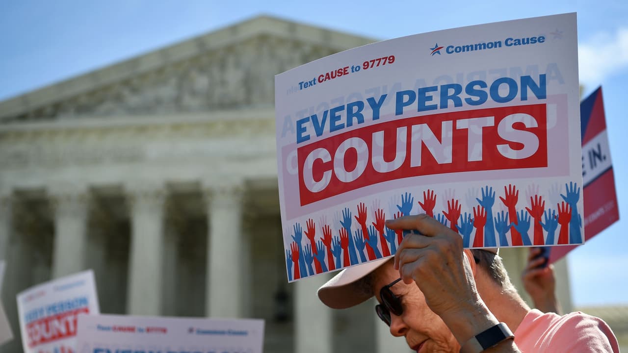 “Es prematuro decidir”: Corte Suprema deja abierta la posibilidad de que Trump excluya a los indocumentados del censo