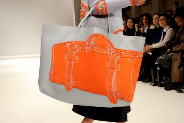 Sus asas pueden ser amplias para colgarse al hombro o en el antebrazo y "llevartelo de compras".