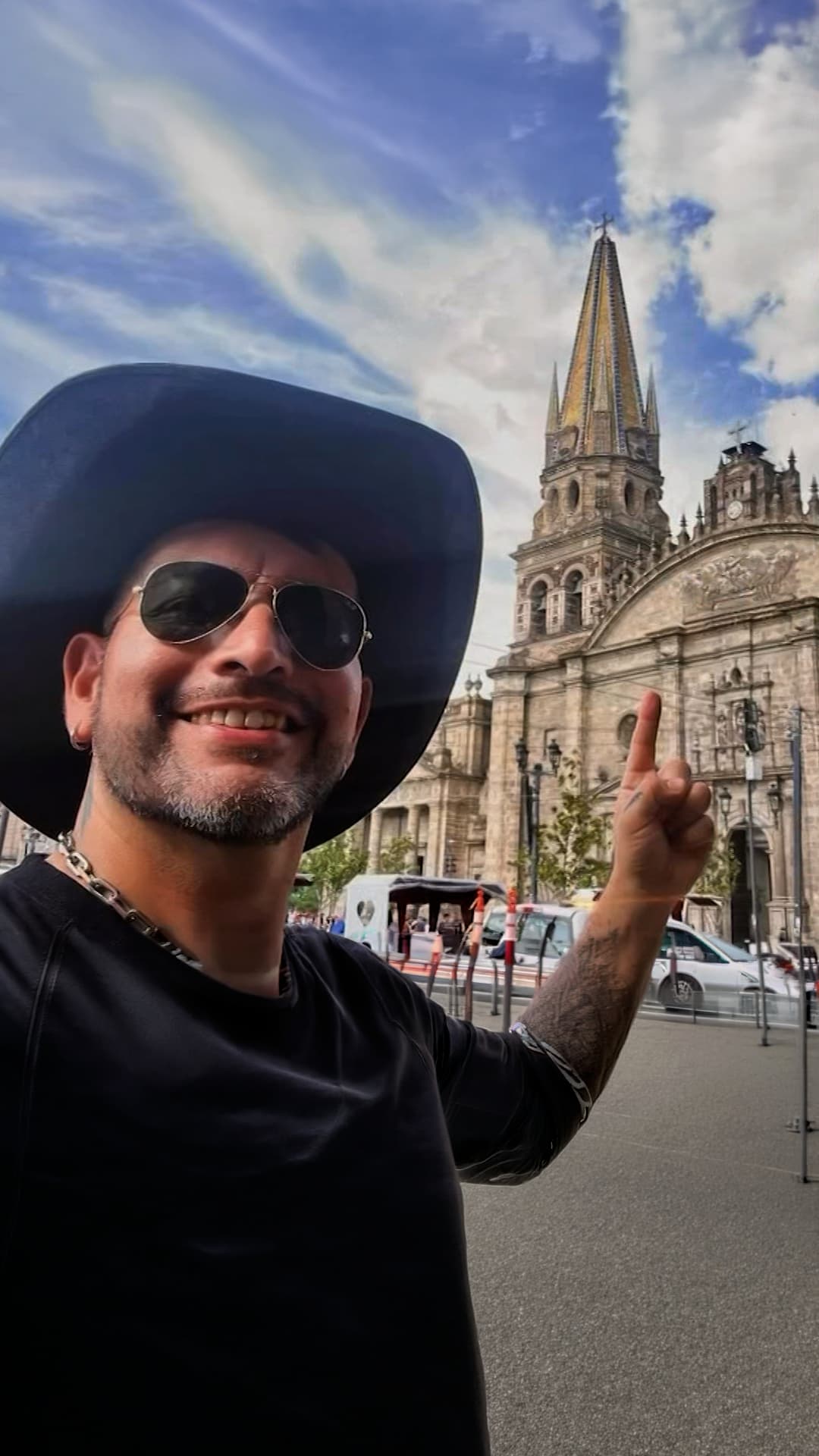 Recibió una multa millonaria tras autodeportarse