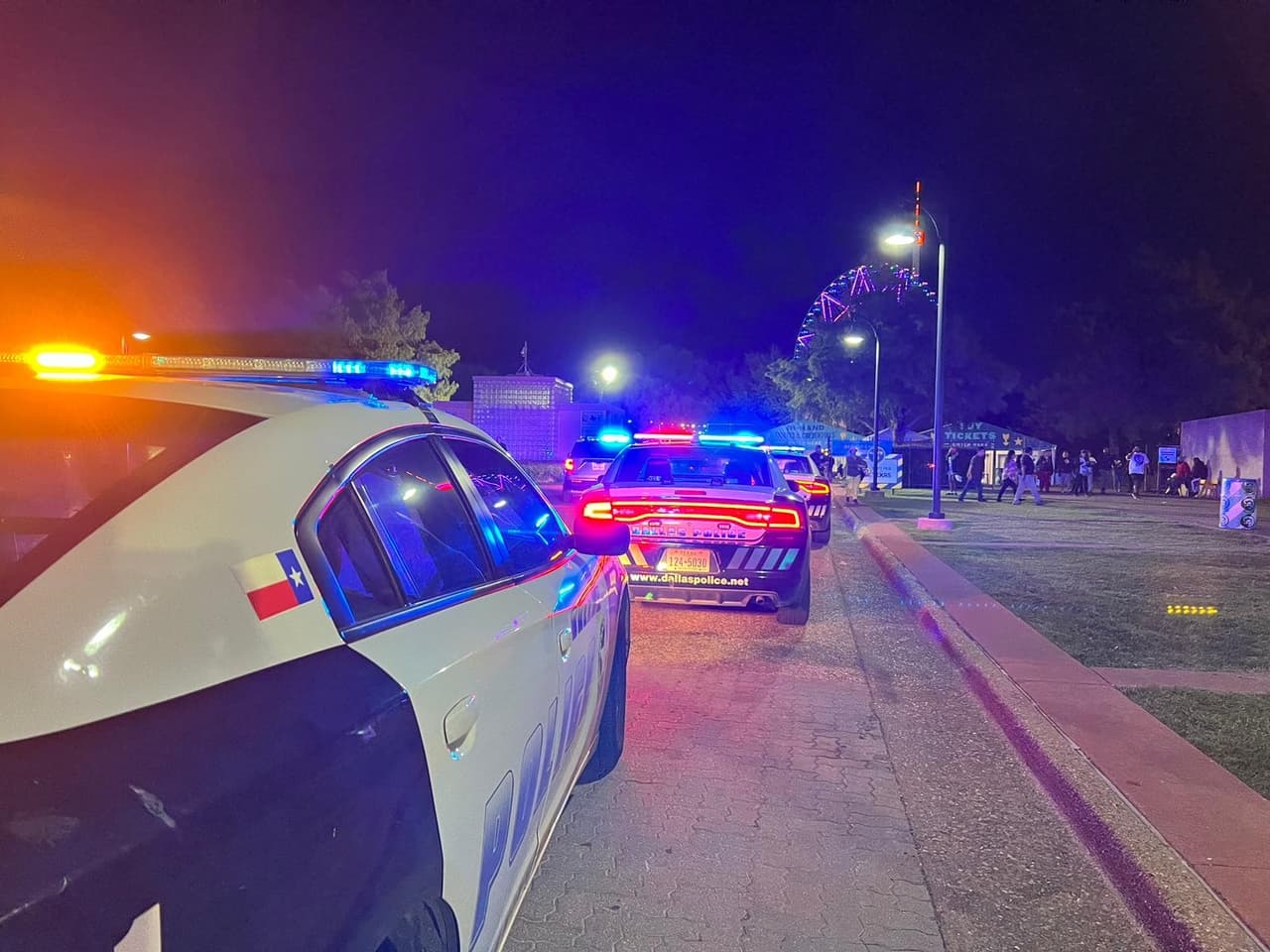 Se movilizaron muchas unidades de la Policía de Dallas en la Feria Estatal de Texas.