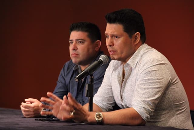 Sergio Lizárraga (izquierda) y Oswaldo Sìlvas (derecha) durante la conferencia de prensa