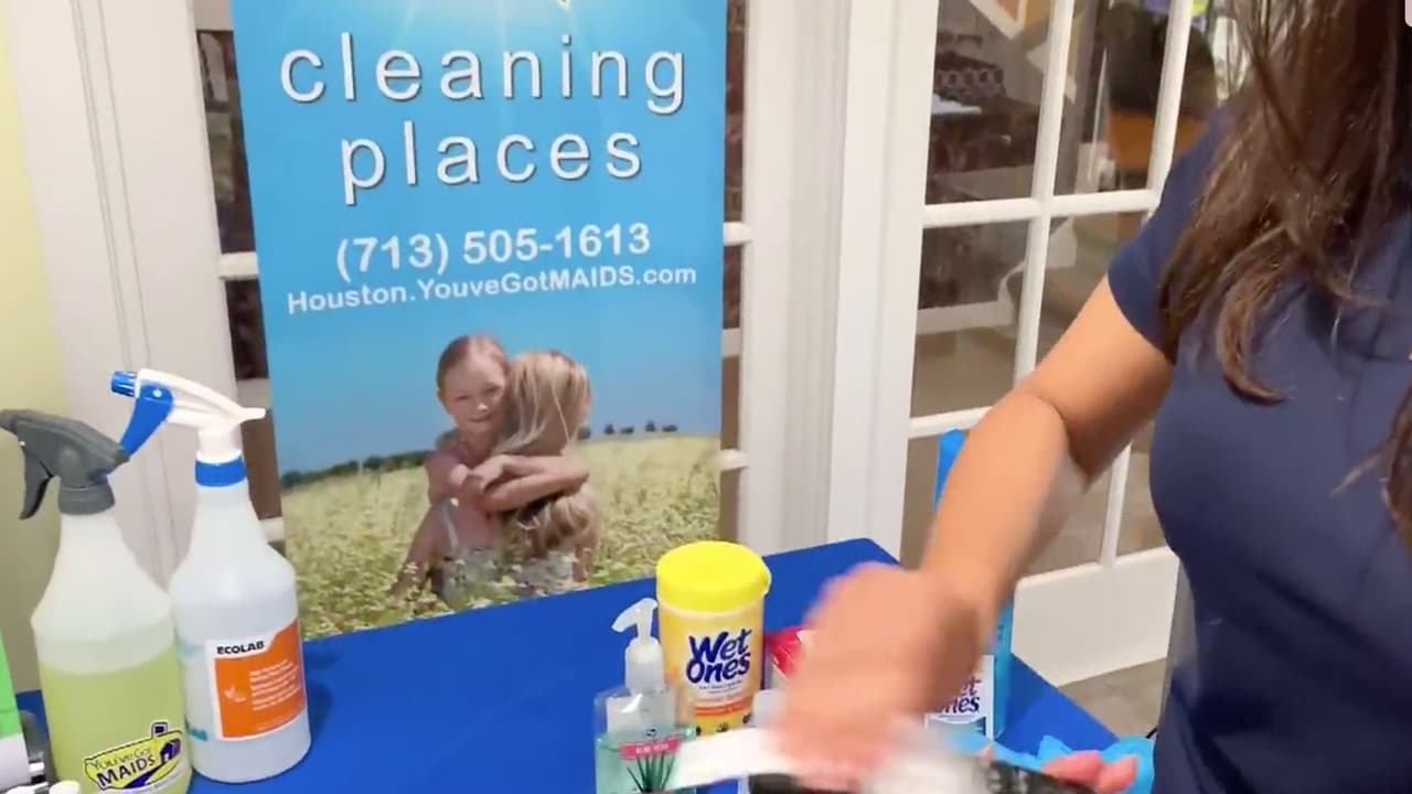 Este pendiente de los síntomas y en caso de tener que asistir a un centro de salud, informe a su proveedor que podría tener coronavirus.