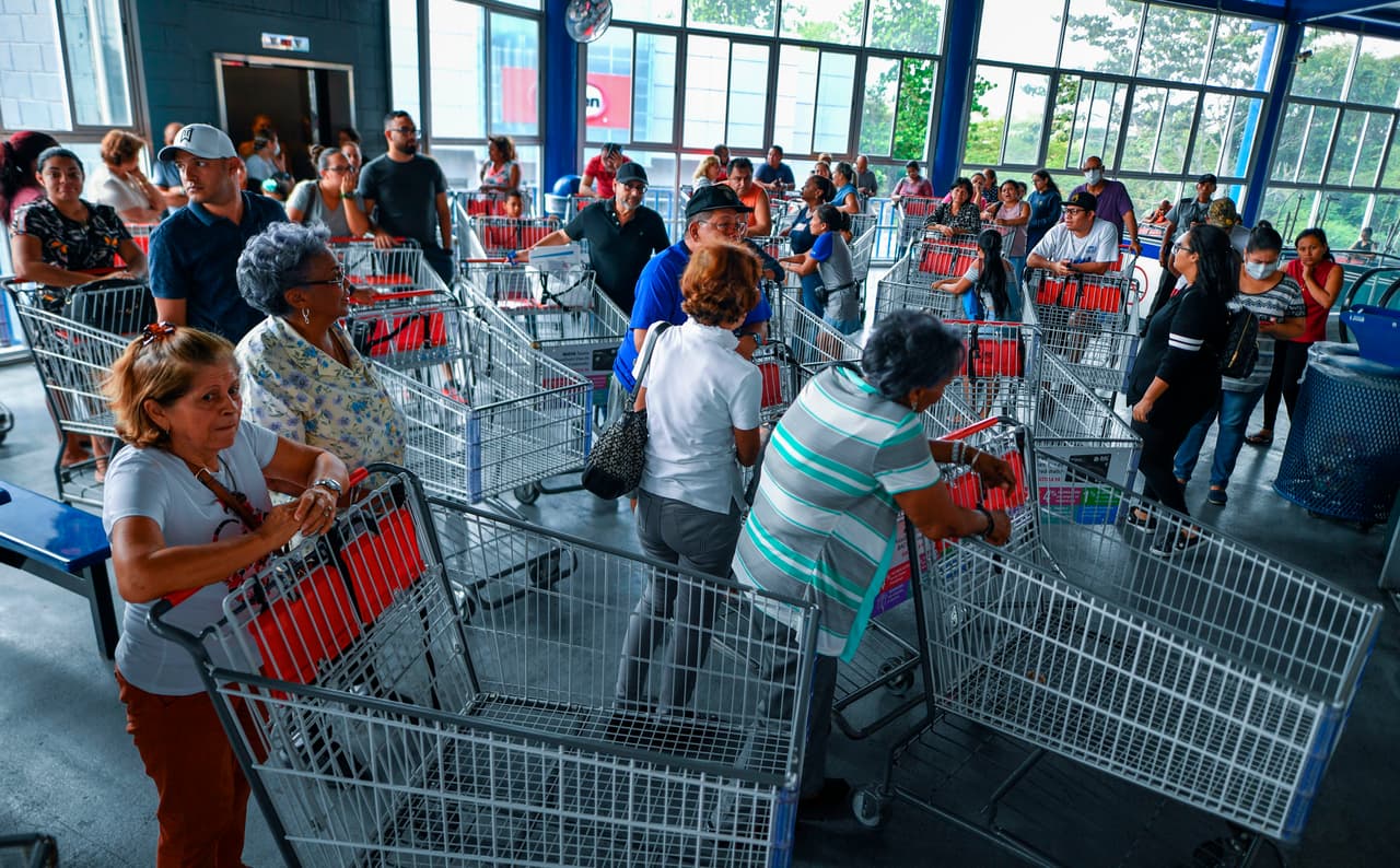 <b>Panamá. </b>Anunció la suspensión temporal de los vuelos comerciales provenientes de países de Europa y Asia, con excepción de los relacionados con el transporte de medicamentos, insumos médicos y ayuda humanitaria. Tiene cerca de 90 casos confirmados.