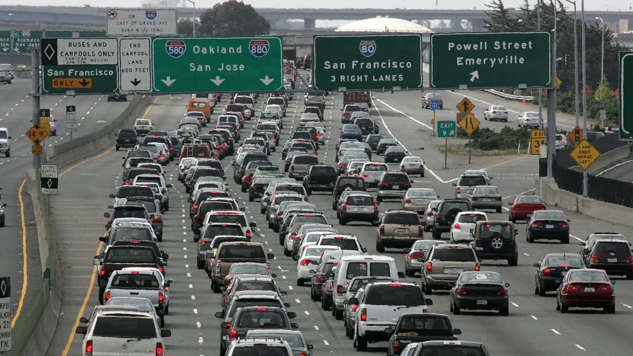 Cuáles son los peores días y horas para viajar por carretera este Thanksgiving