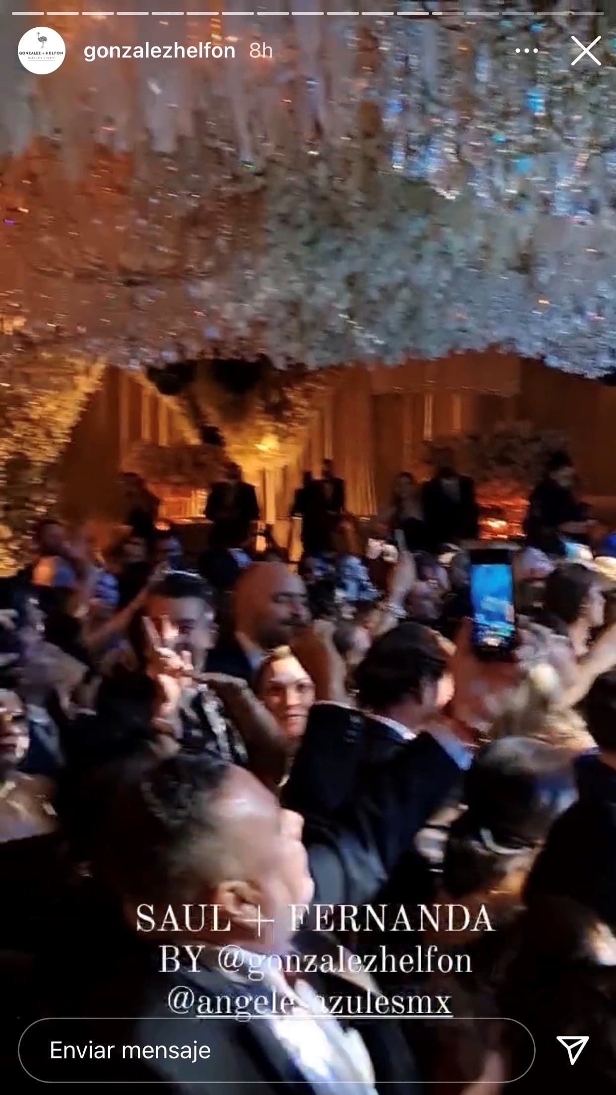 En cuanto a bebidas hubo para escoger desde champaña, vinos tinto, rosado y blanco hasta coñac, vodka y el indiscutible tequila. 
<br>