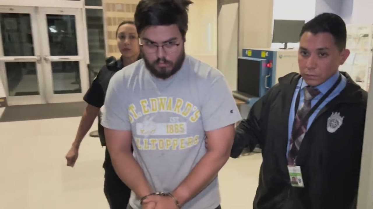 Un maestro de prekínder es arrestado por maltrato infantil contra tres niños de 2 años