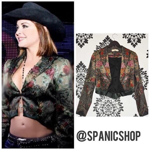 Los interesados en algunas prendas sólo tienen que decirlo en la foto para que en breve reciban un correo electrónico.
<br>