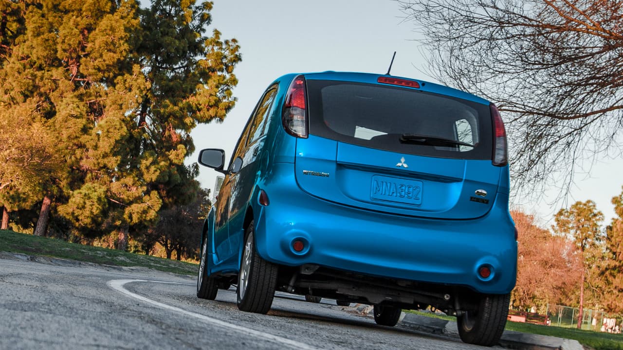 Su última versión ofrece un motor de 65 caballos de fuerza, 144 libras pie de torque y una autonomía de 93 millas (150 kilómetros).