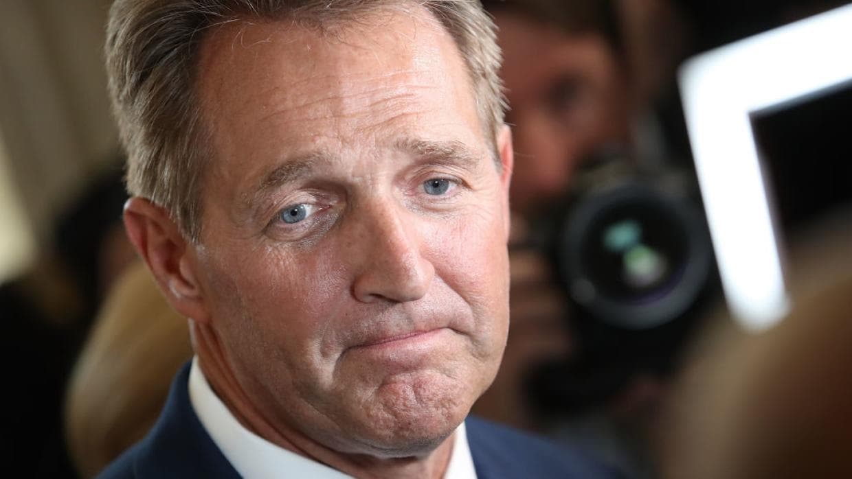Jeff Flake sacude al Senado con un discurso en el que ataca la era Trump