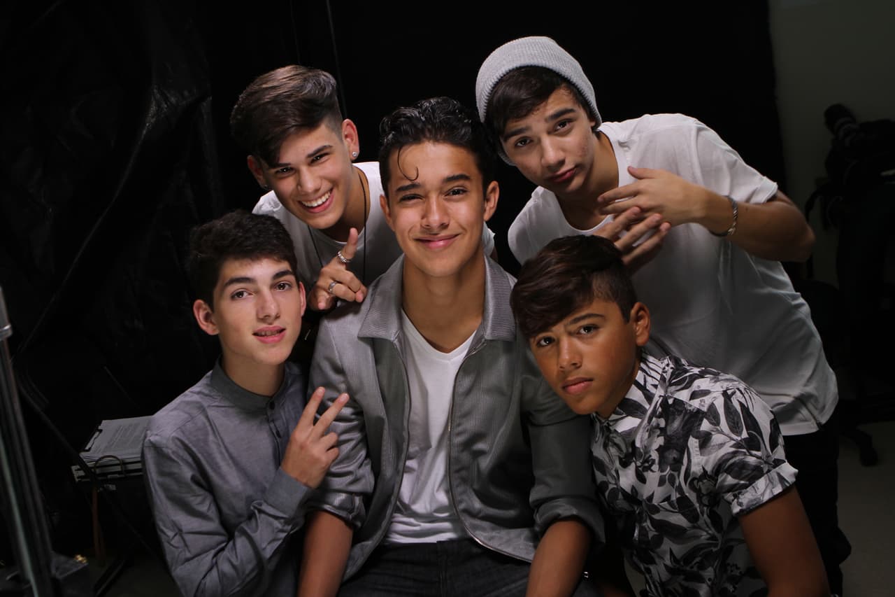 Para este chico de origen mexicano su familia lo es todo, por eso en las audiciones no dudó en elegir una canción que le enseñó su abuelito antes de morir. Los jueces le pidieron cantar un tema más moderno y fue así como Joel logró demostrar su talento.