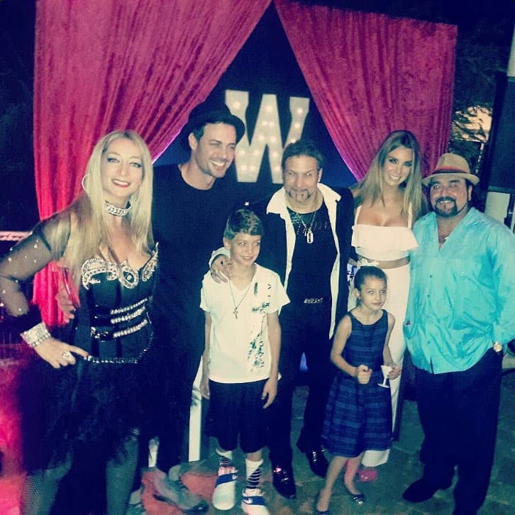 Estuvo muy contento rodeado de sus familiares y amigos en una fiesta en su casa de Miami.