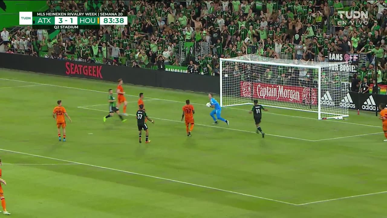 ¡TIRO ATAJADO! disparo por Rodney Redes.