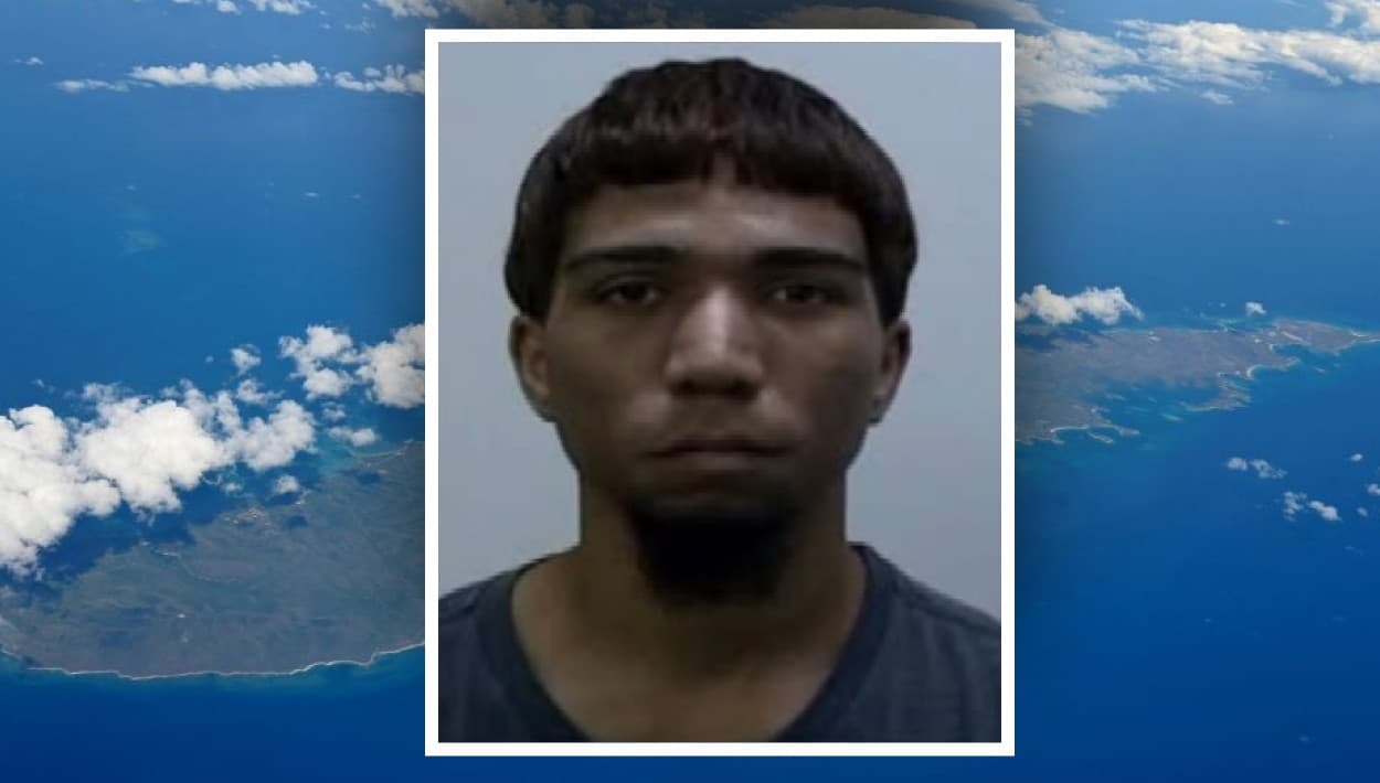 'Papai' calla en prisión mientras buscan en Vieques el cuerpo de Erik Yomar Soto